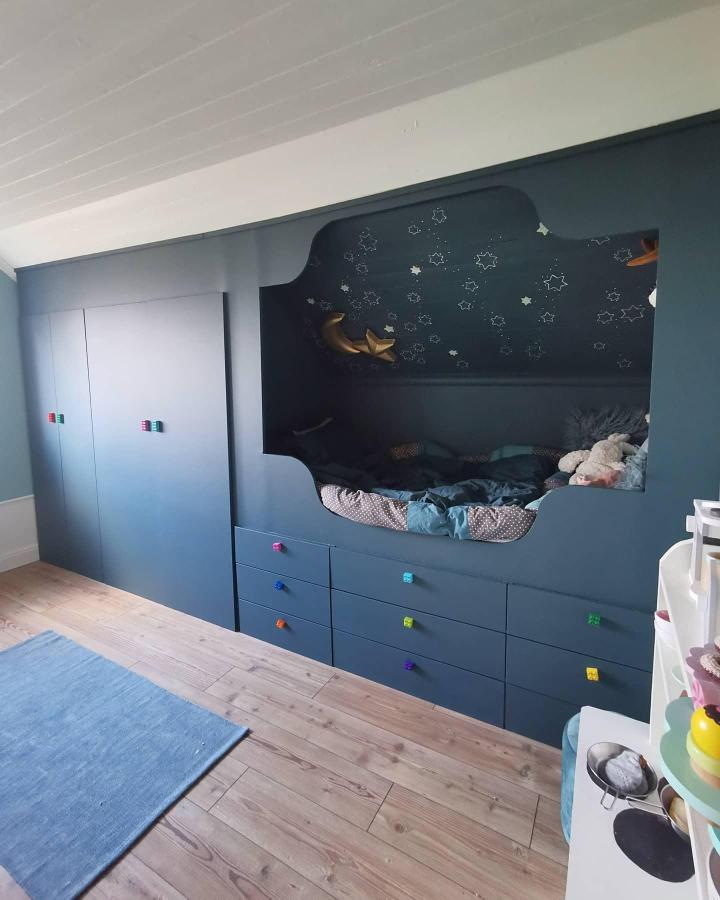 25 Clever IKEA PLATSA Kids Room Ideas for Small Spaces