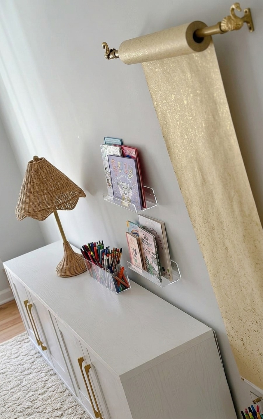 Create a Stunning DIY Wall Mounted Easel: 10 Easy Steps