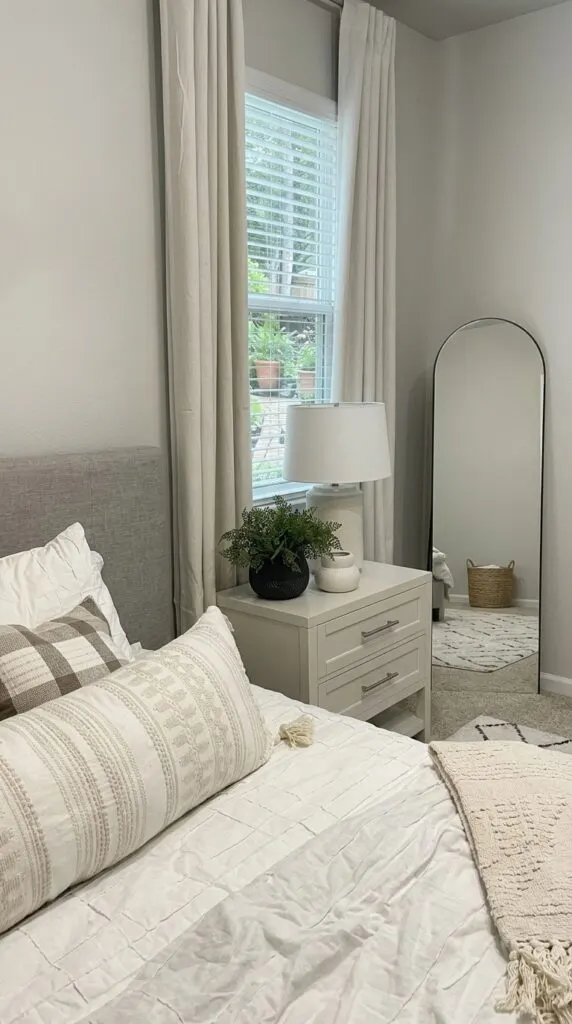 1 Modern Guest Bedroom Idea for Comfort and Style